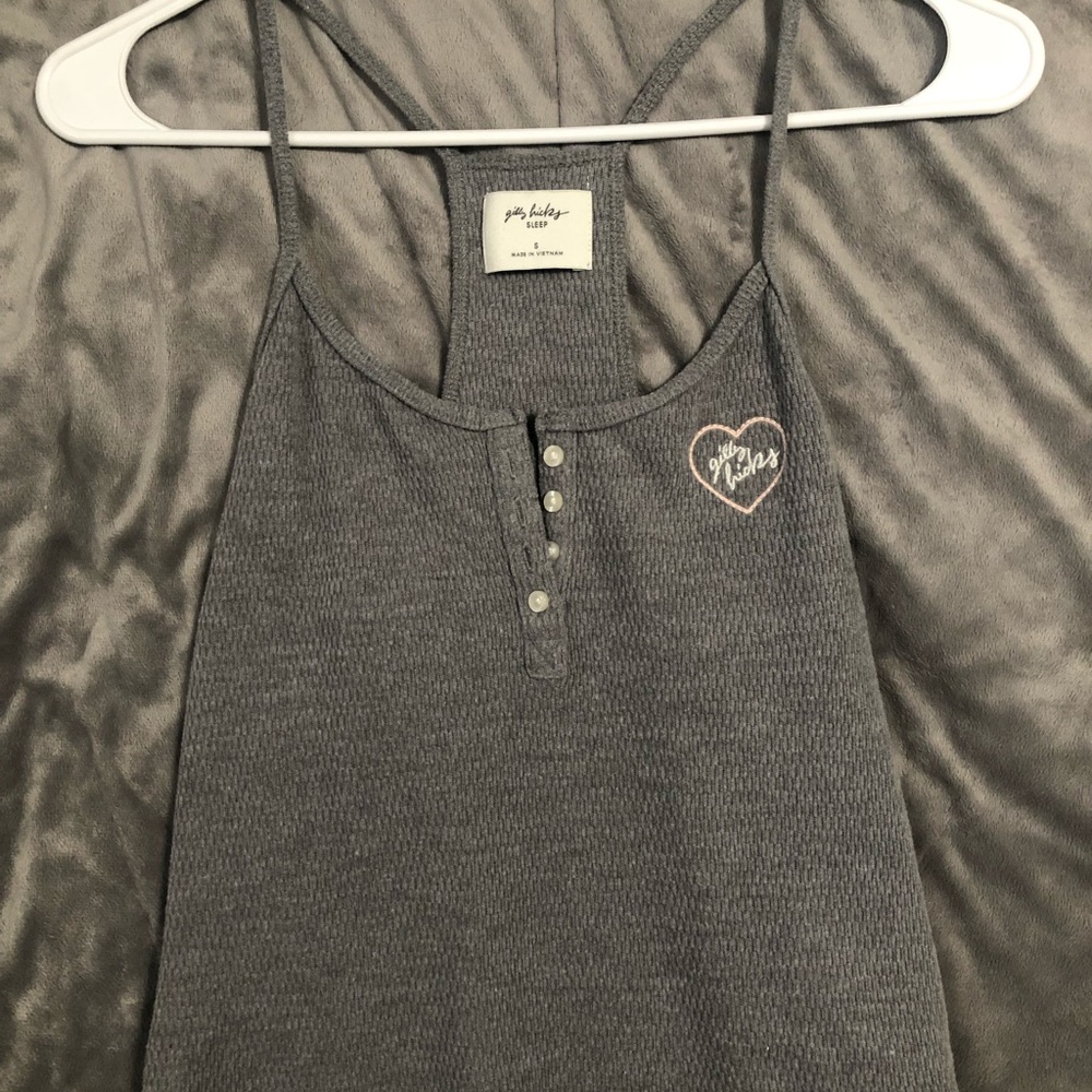 grey girly hicks Hollister tank